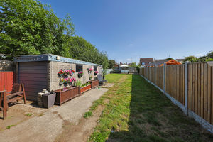 Rose Avenue Calow